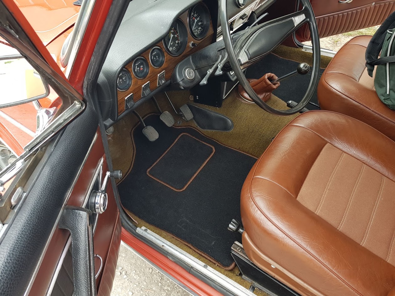 Dywaniki welurowe Łada 1500